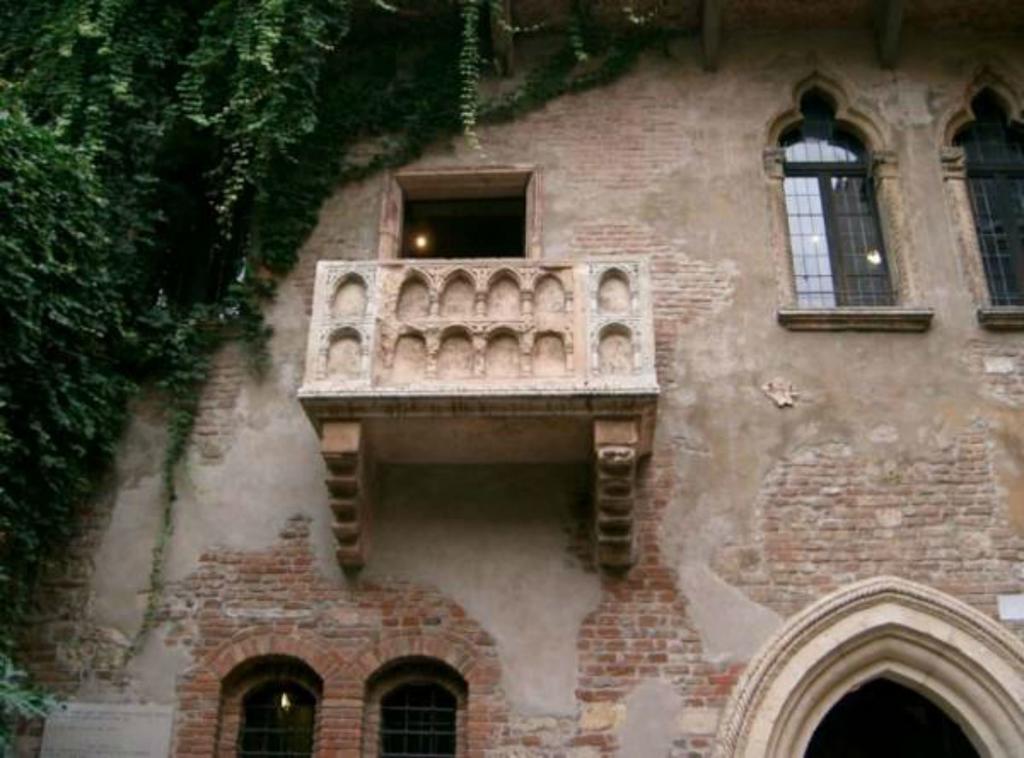 Residenza Alla Piazzetta ヴェローナ エクステリア 写真